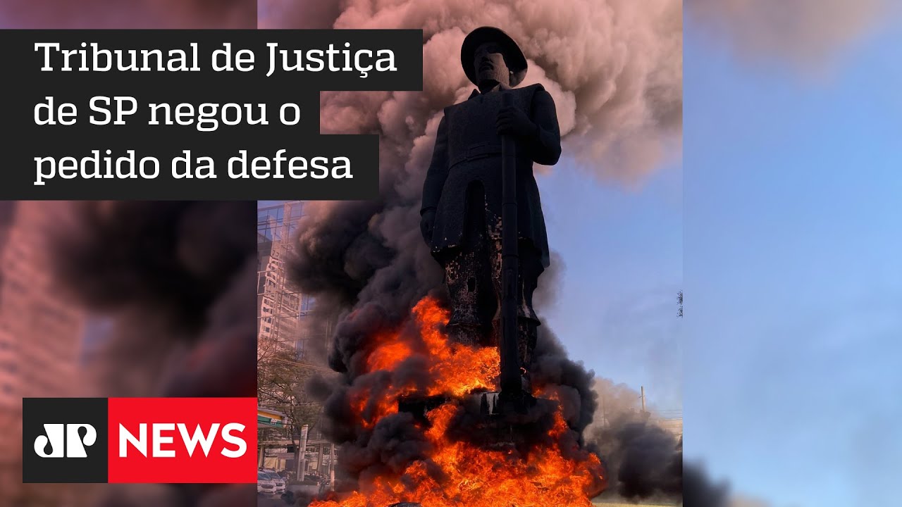 Justiça condena Galo por incendiar estátua de Borba Gato - 19/12/2022 -  Cotidiano - Folha