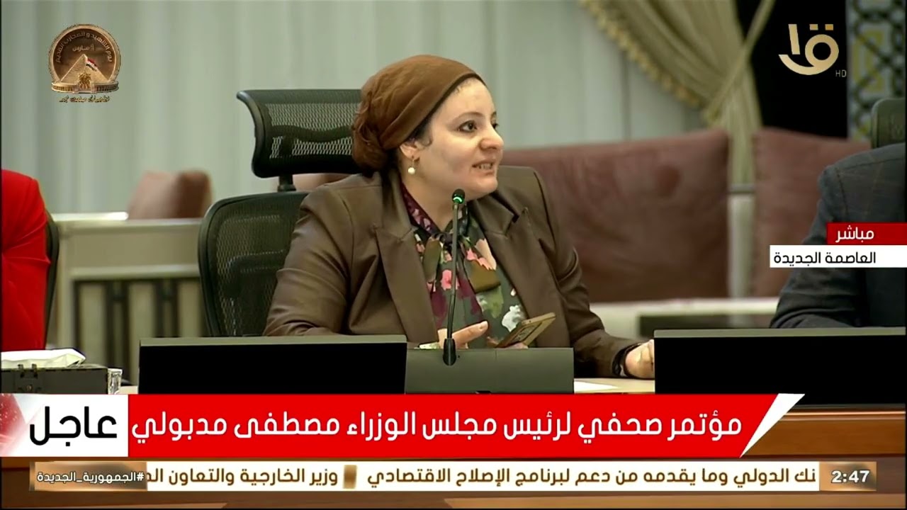 رئيس الوزراء يجيب على أسئلة الصحفيين في مؤتمر صحفي