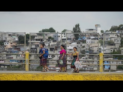 В Гватемале десятки жилых домов обрушились из-за наводнения