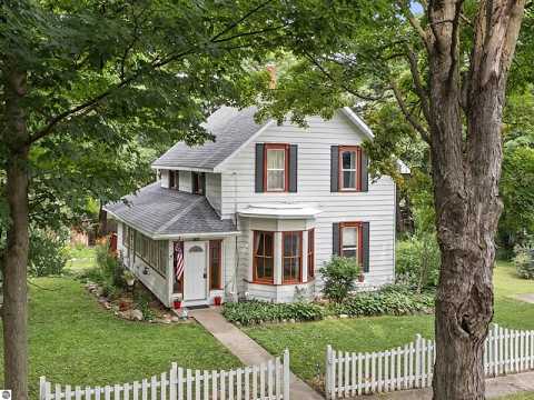 12182 Maple Street, Bear Lake, MI home video tour