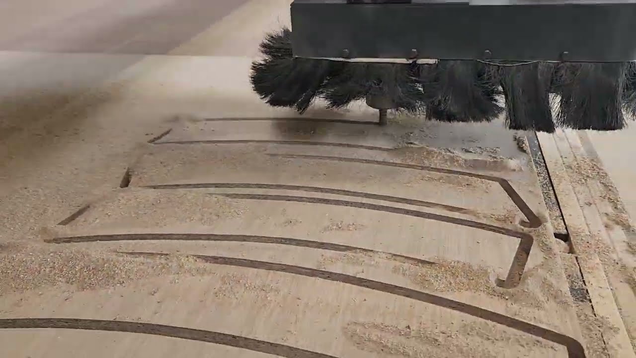 Découpe cnc d'un panneau de bois mélaminé
