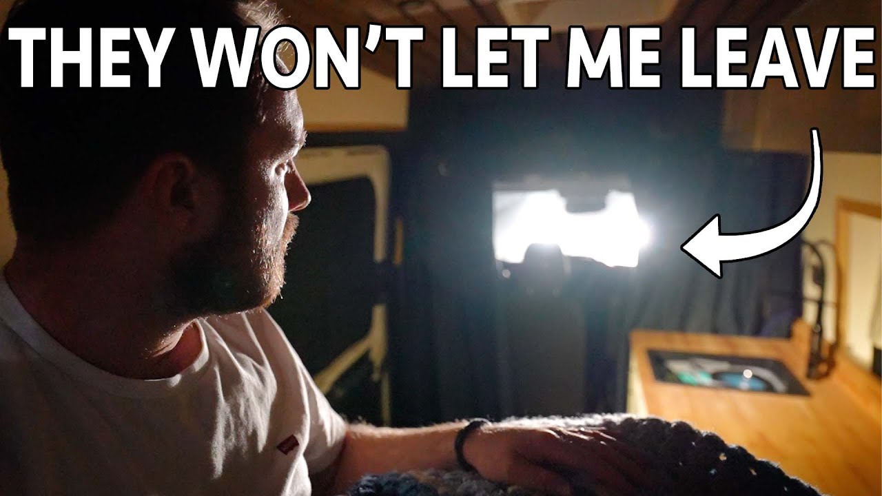 Незнакомцы заперли меня в фургоне! СТРАШНЫЙ КОШМАР ДЛЯ КЕМПИНГА В ОДИНОЧНОМ ФУРГОНЕ