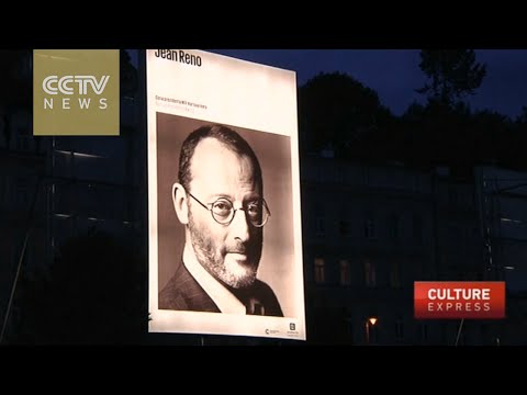 Video: Jean Reno Neto vrednost: Wiki, poročen, družina, poroka, plača, bratje in sestre