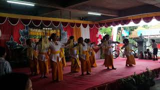 Tari pendet oleh Lansia Banjar Anyar Kaja , Kerobokan