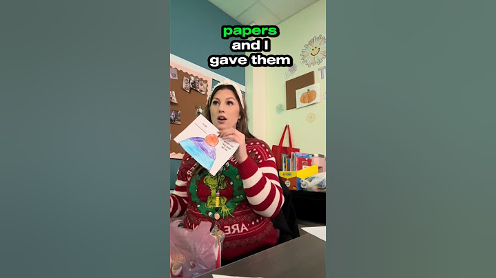 This teacher gives all the students a surprise Christmas gift!