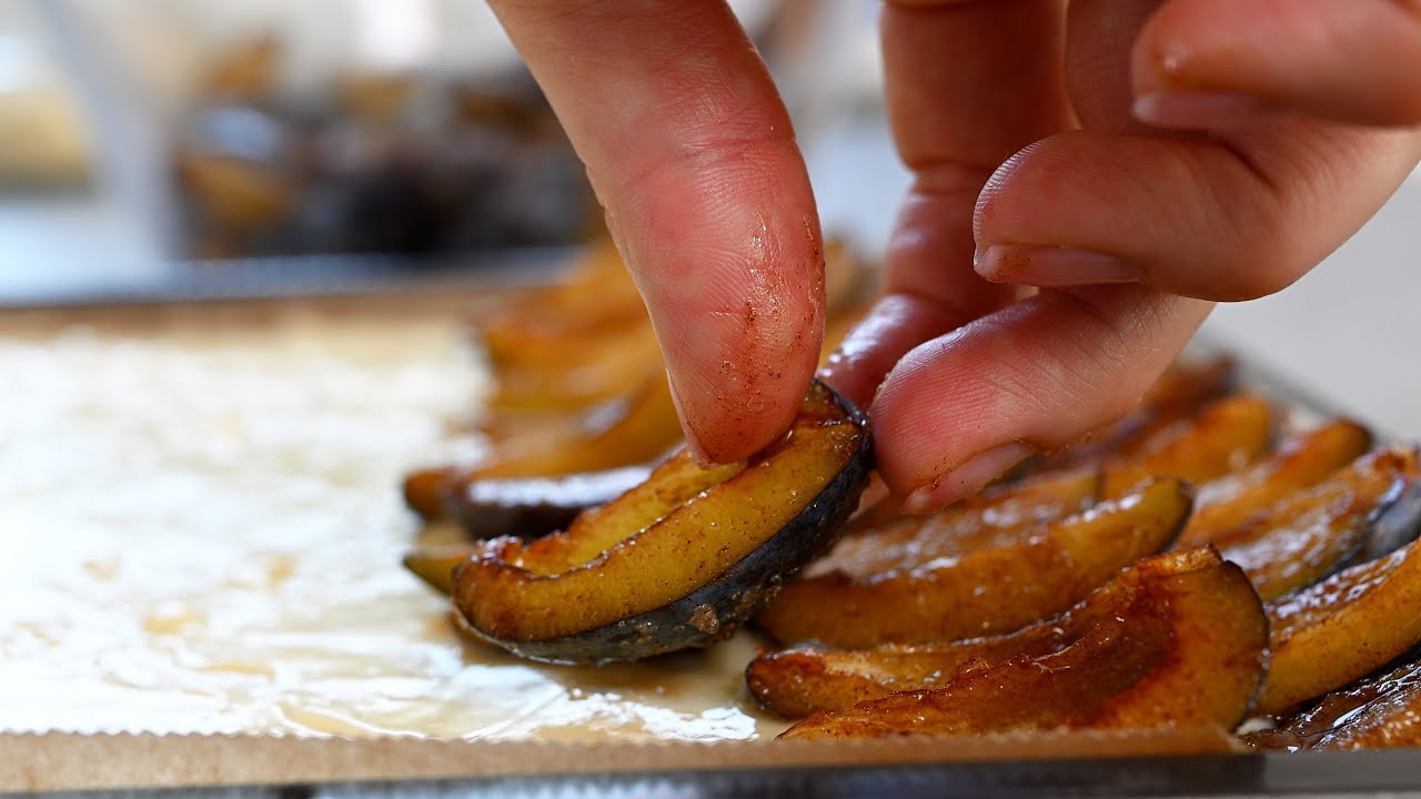 Именно поэтому лучшие сливовые лепешки пекут в Швейцарии. Вкусный рецепт