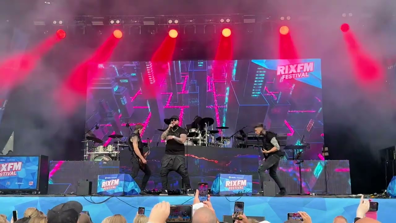 Smash into pieces - Six feet under - Live in Växjö, Sweden 2024