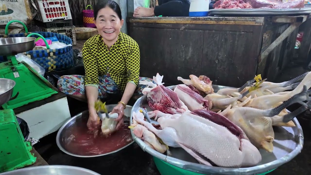 50 NĂM GIỮ CHỢ – câu chuyện CẢ ĐỜI của một NGƯỜI BÀ ở CHỢ MỸ XUYÊN