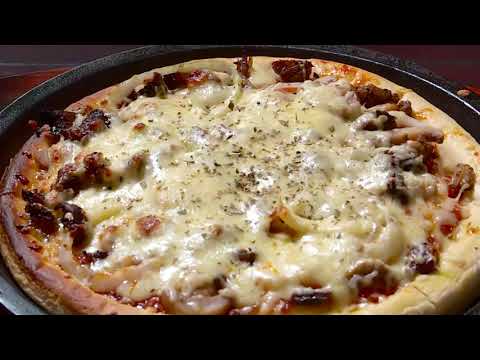 Video: Pizza Dengan Makanan Laut - Hidangan Masakan Itali