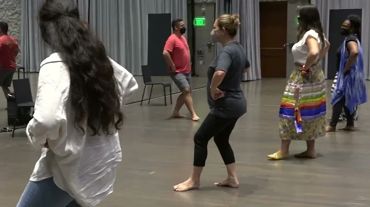 Hula Kahiko (ancient style Hawaiian dance)