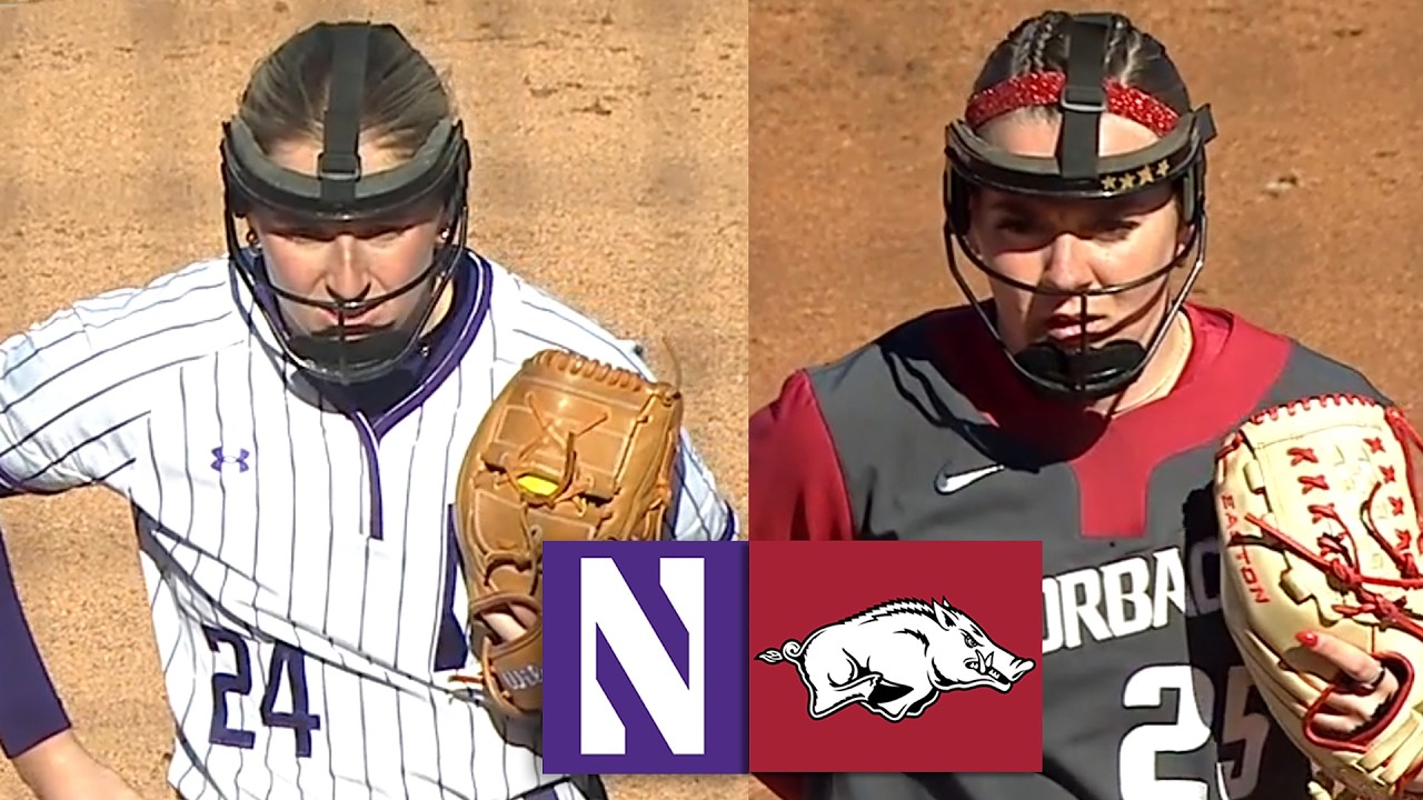 Обзор матча женской студенческой софтбольной команды Northwestern против команды №8 Arkansas (пол...