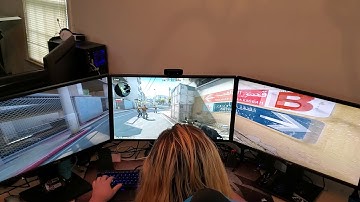 Trying out triple monitor csgo