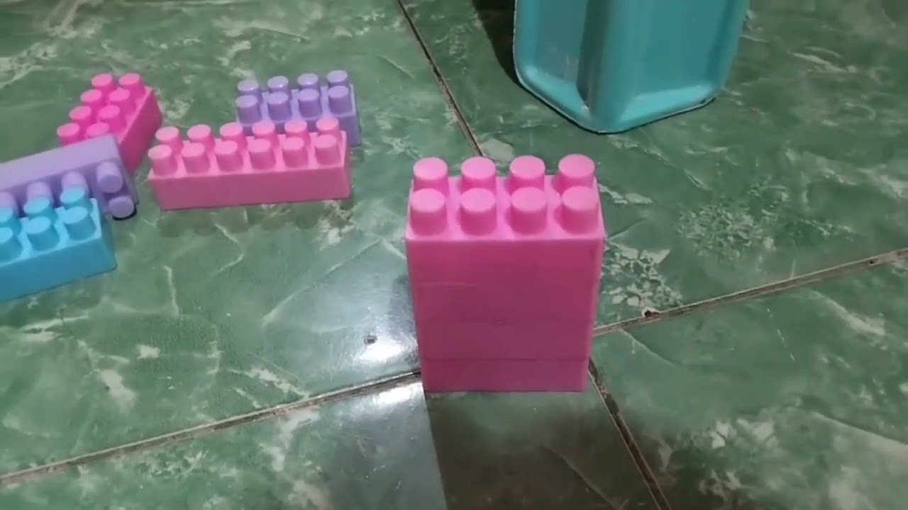 BERMAIN LEGO BERSAMA YURA! 