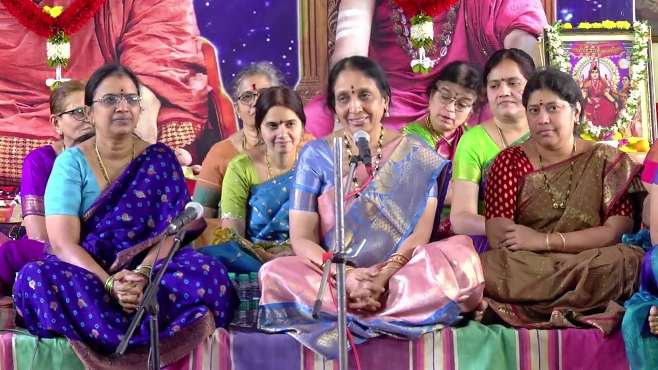 శ్రీమతి సుధా స్వామి మరియు ఆమె శిష్యులు చె :: సౌందర్యలహరి పారాయణం ::: శృంగేరి శంకర మఠం నల్లకుంట వద్ద