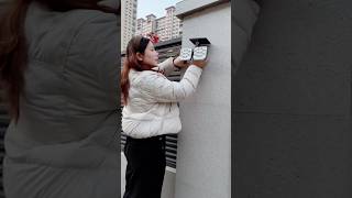 🔦🔋🪫SolarLight#SmartHome#OutdoorLighting#SecurityLight#ViralSho#HomeImprovement#TechShorts🥫🪫🔦