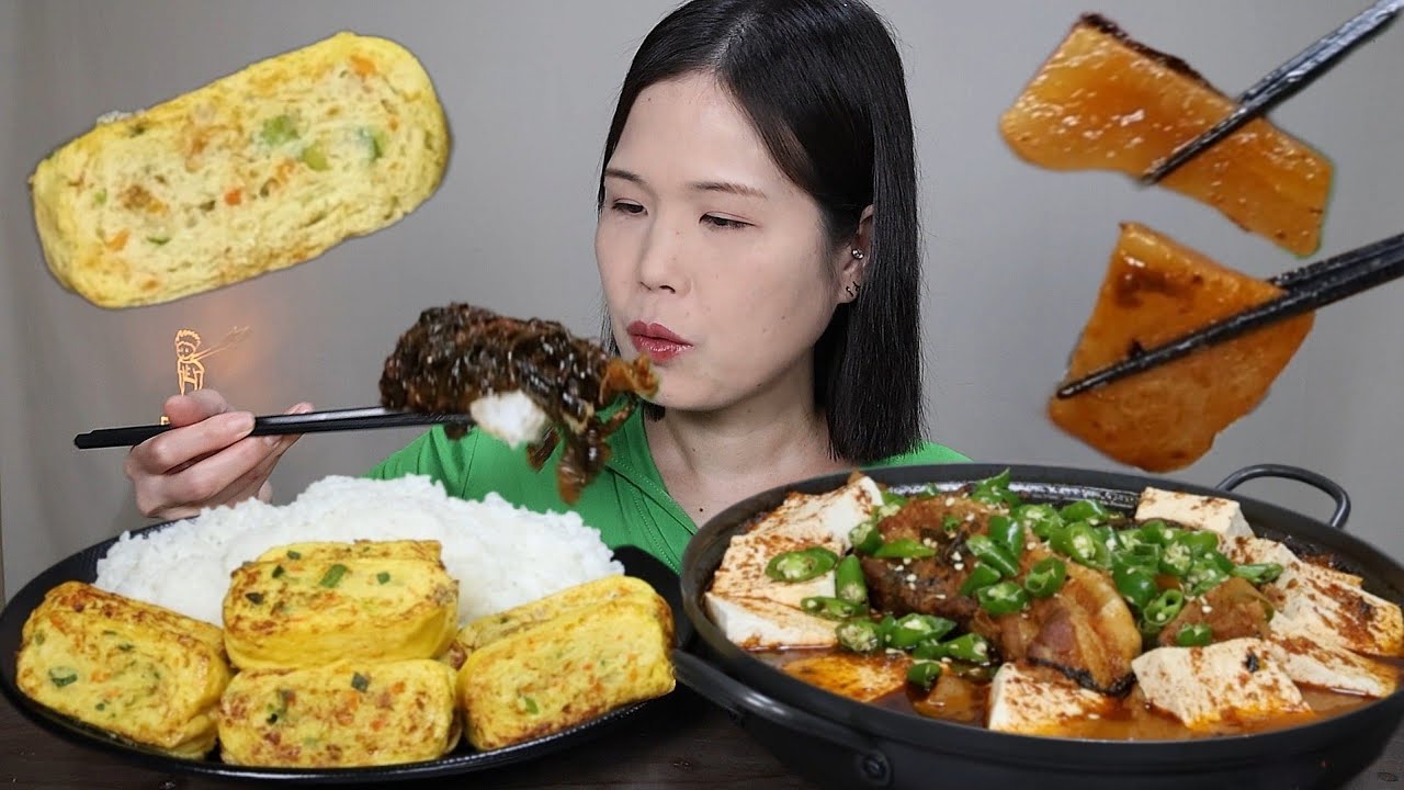 Полный три слоя, холостяцкое кимчи, кимчи на пару очень вкусно.☺️ яичный рулет, острый, мукбанг.