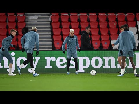 TOON IN TRAINING | Champions League | Preparing for Paris Saint-Germain