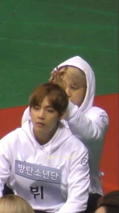 Jimin Playing With Taehyung's Hair And Making It Stick Up 😂😂😂 #shorts#jimin#taehyung