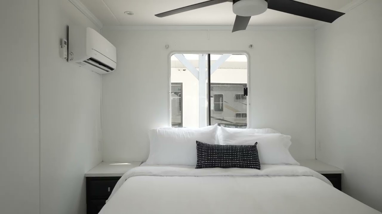 Mitchell Creek Marina "Castaway" Houseboat