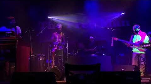 Robert Sput Searight, Frank Moka, Mononeon