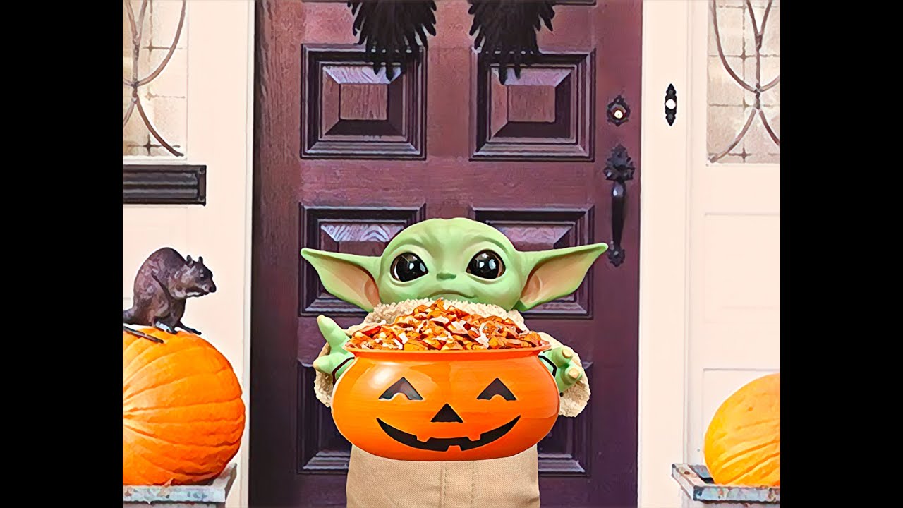 Baby Yoda Trick or Treat Greeting! 🍬 (grogu) YouTube