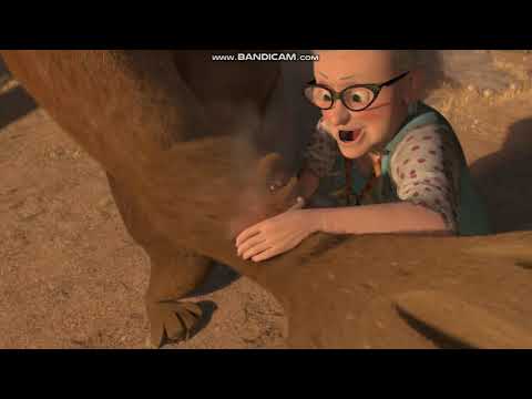 Madagascar: Escape 2 Africa (2008) Clip: Makunga vs. Nana!