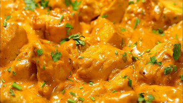 ¿Cuántas calorías tienen el pollo al curry y el naan?