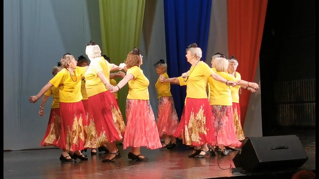 Harjumaa 15. Seeniortantsupeost Aruküla rahvamajas 17.mail 2025.