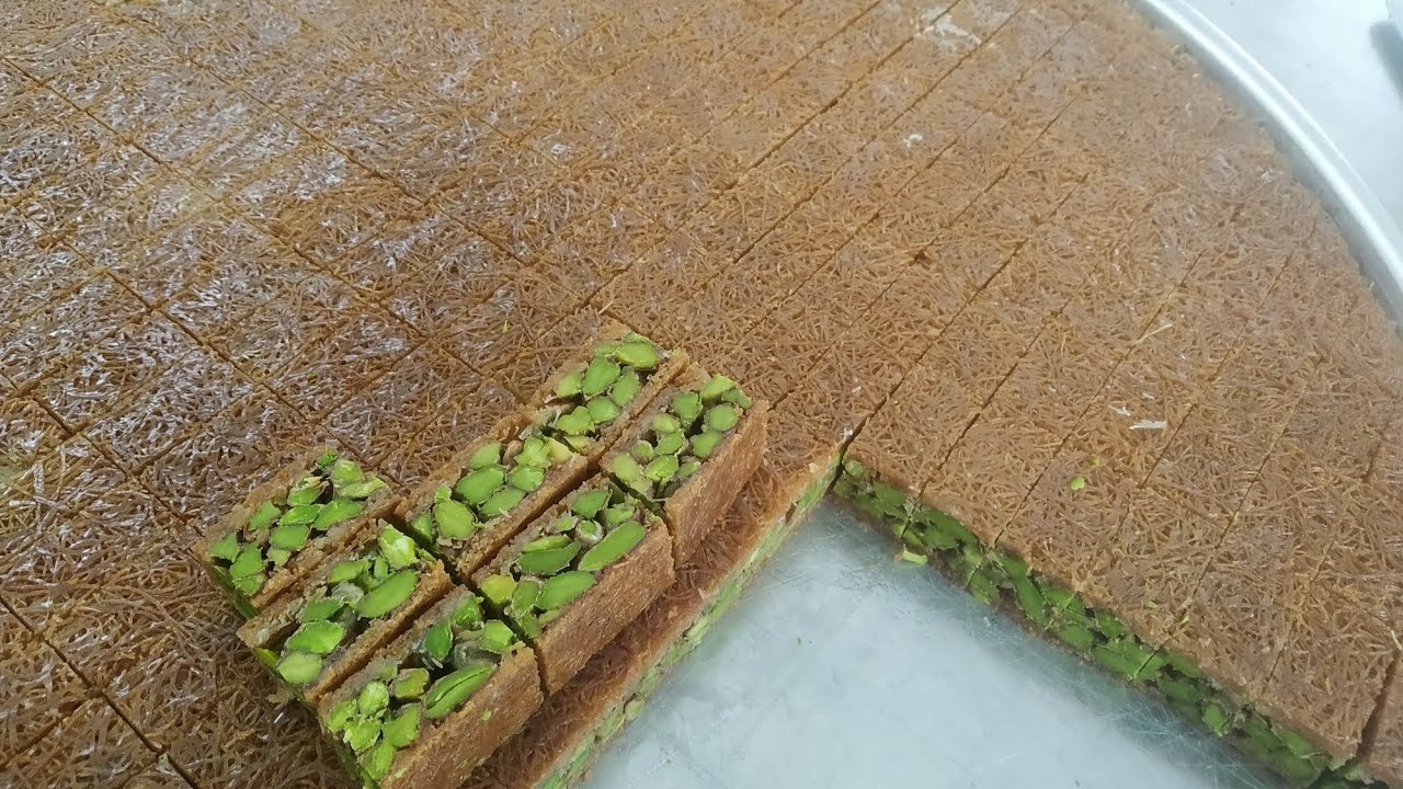 شيف ابودانيال/طريقه البلوريه الحمراء بل فستق بتفصيل😊في اسرار كتير بل فيديوتابع شرح🌹👌