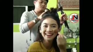 Curhat Sarah Tuffahati - Emang Ada Yang Mau Jadi Pacar Aku?