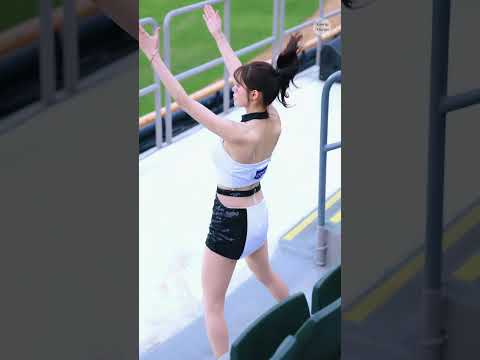 포니테일 찰랑이며 응원하는 김시은 치어리더