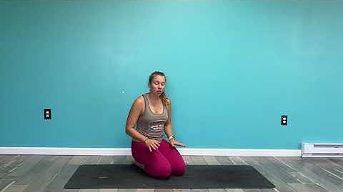 Dynamic low lunge hamstring stretch