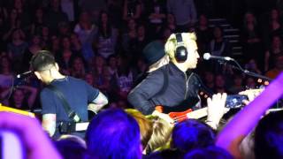 Fall Out Boy - Young Volcanoes, live @ Heineken Music Hall, Amsterdam 20-10-2015