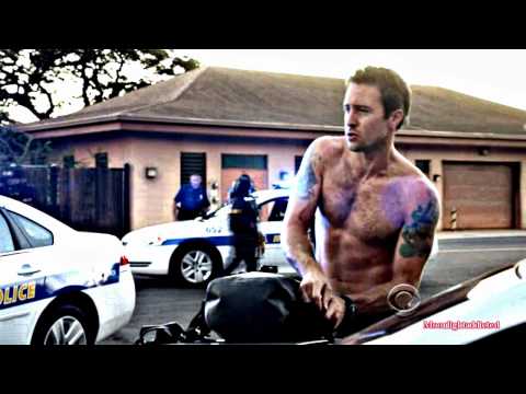 Alex O'Loughlin on Hawaii 5.O is HOT