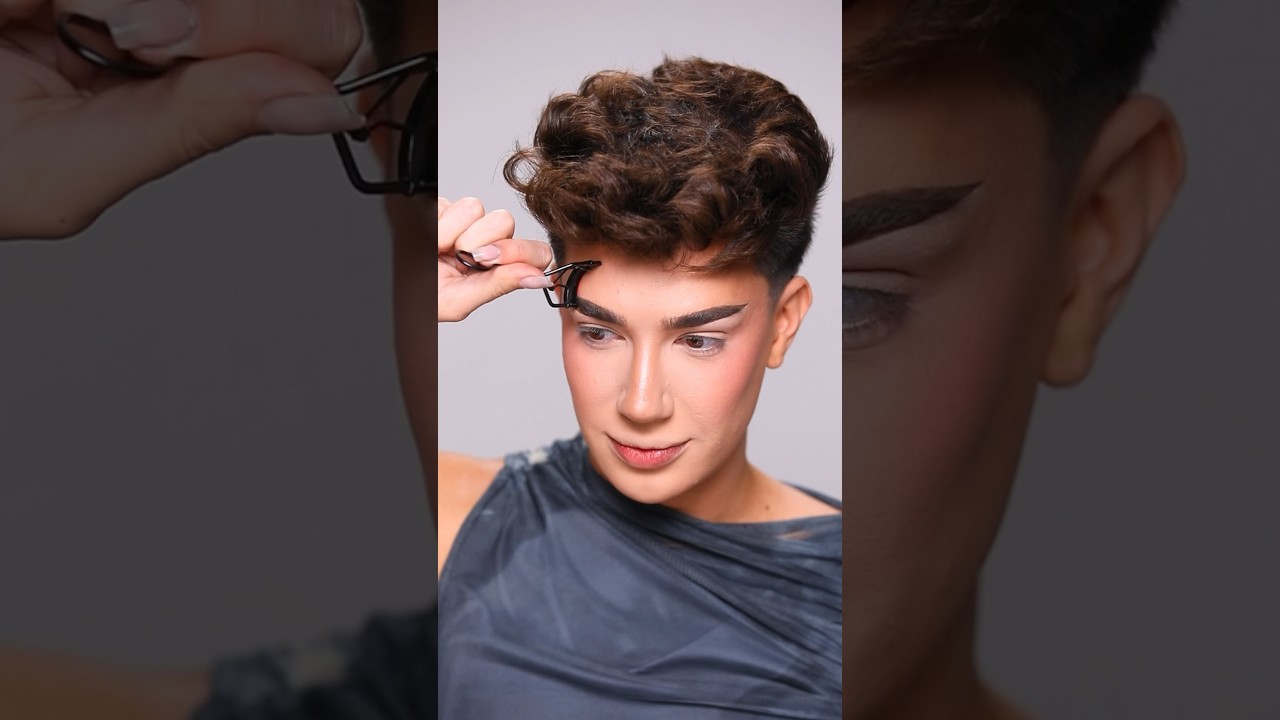 EYELASH CURLER HALLOWEEN HACK! ?