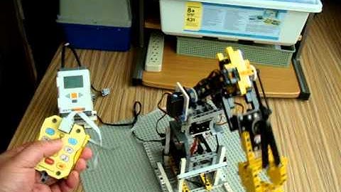 The NXT RC Servo Robot arm, operation control with Mindsensors NumericPad