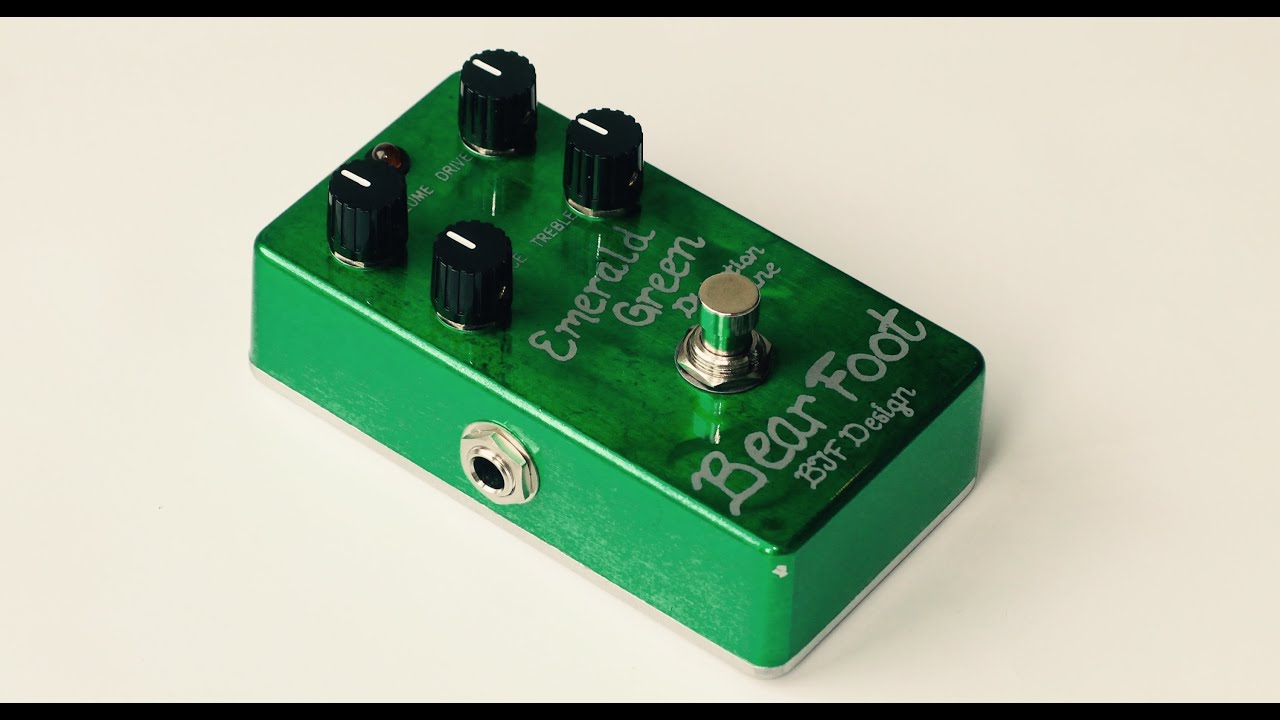 BearFoot FX - Emerald Green Distortion Machine (Silver version