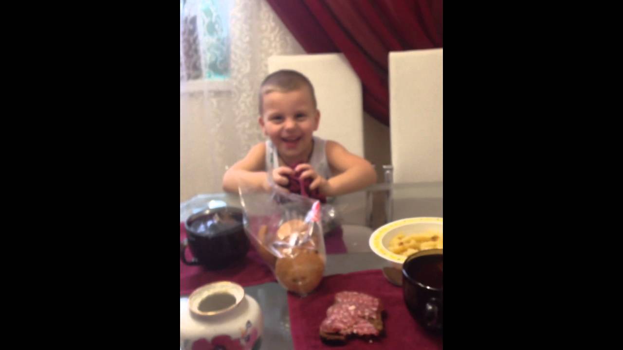 Дети ругаются матом. Армянский мальчик ругается матом. Дошкольник матерится. Армянский мальчик ругается матом. Саша армян.