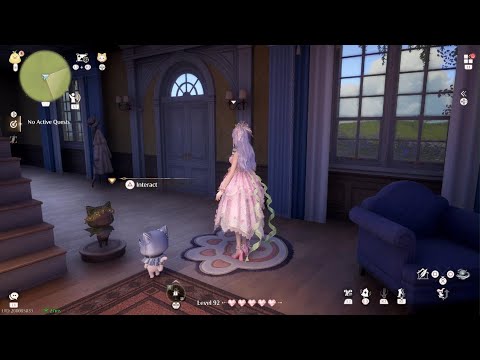 اینفینیتی نیکی مومو در حال تعامل با آدمک لباس هایش