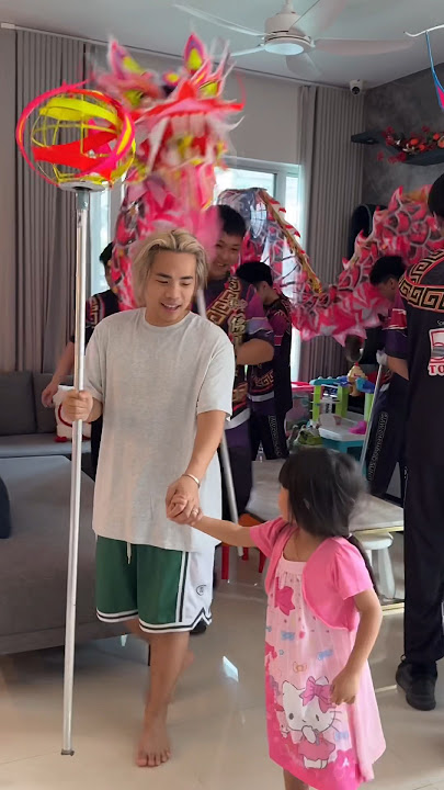 Surprising my daughter with a Lion Dance 🦁🥹