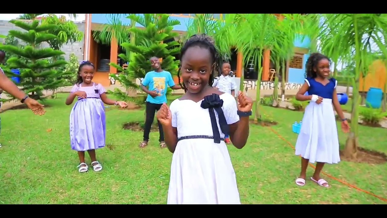 Uganda zaabu by Hosea family choir #ugandanmusician #uganda #gospelmusic 