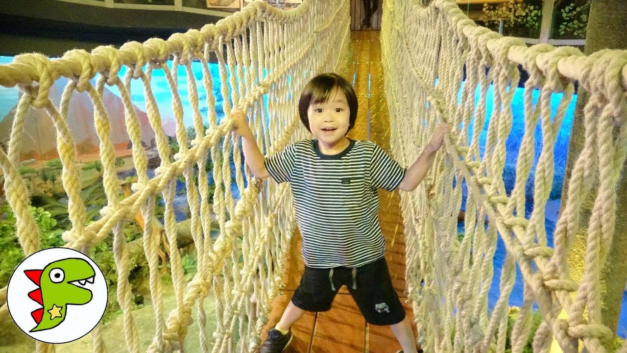 おでかけ マレーシア 科学館へ行ったよ！色々な不思議を発見したよ！ トイキッズ