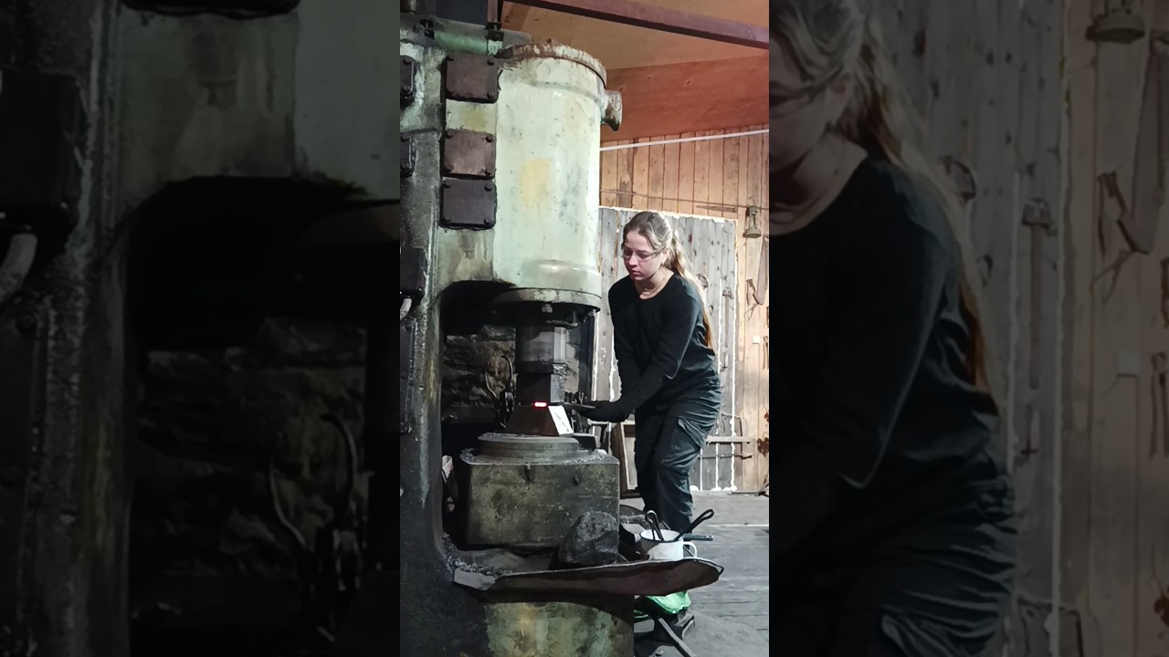 РАБОТА В КУЗНИЦЕ🔥 КАК ВАМ ТАКОЙ ФОРМАТ ВИДЕО? ДЕЛИТЕСЬ МНЕНИЕМ 👉🏼 - YouTube