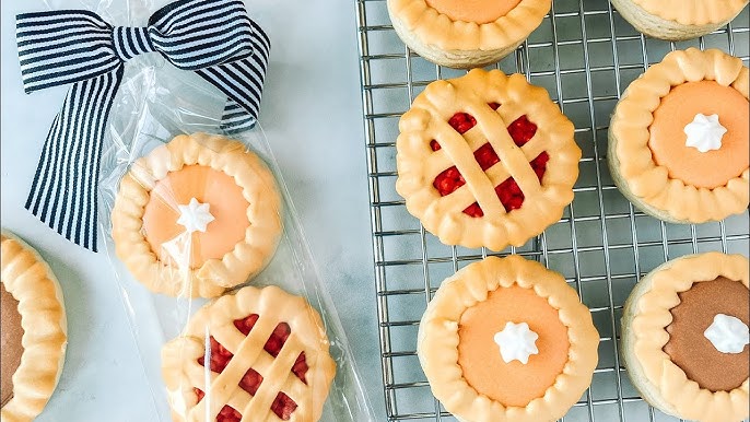 Decorated Pumpkin Pie Cookies (in a Thanksgiving Cookie Set) - all the  details!