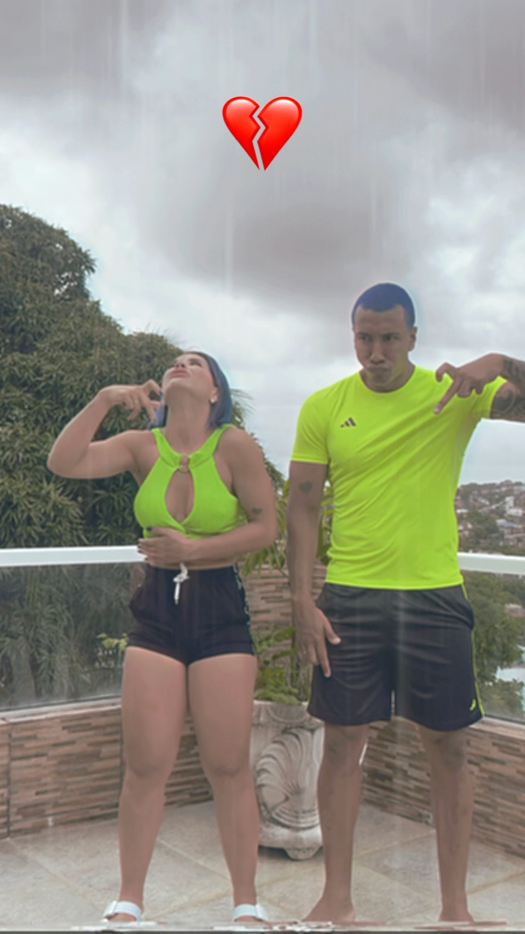 Você é do SOL ou da CHUVA?​⁠@mayca.brasil #challenge #funnymemes #funny #shorts #short #apollosant