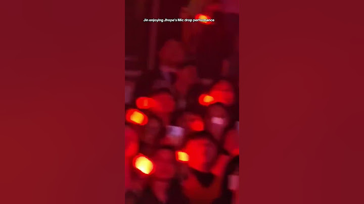 Jin enjoying Jhope's Mic drop performance 🔥