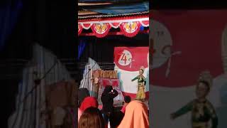 Tari ronggeng nyentrik by Risa Novita Anggraeni