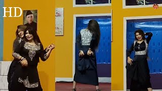 Saba Khan & Sofia Khan - Lak Di Lakeer Ve Kardi A Peer Ve Songs Universe