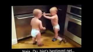 Kopie von Baby Zwillinge streiten in Babysprache! Mit Untertiteln!  coole kinder
