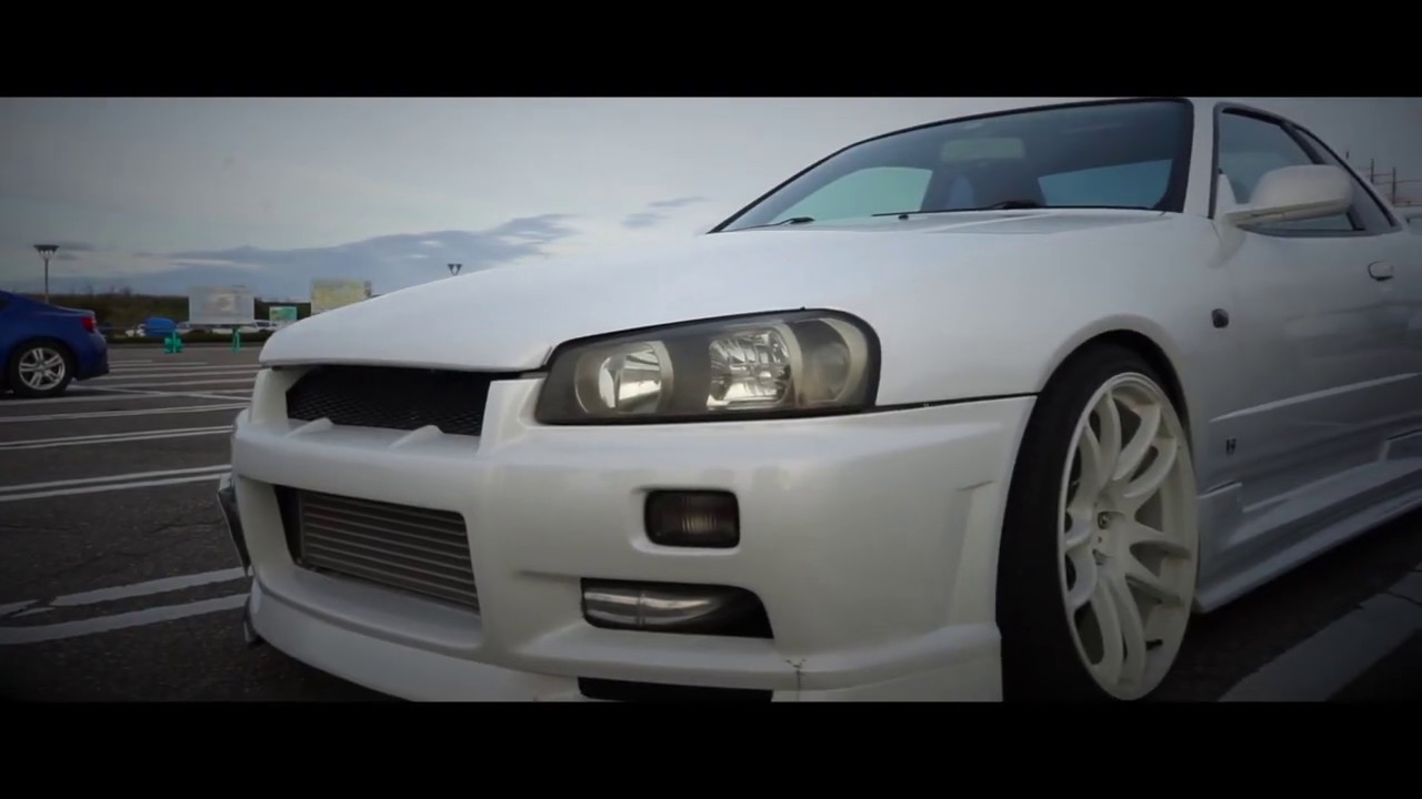 Nissan skyline r34 coupe